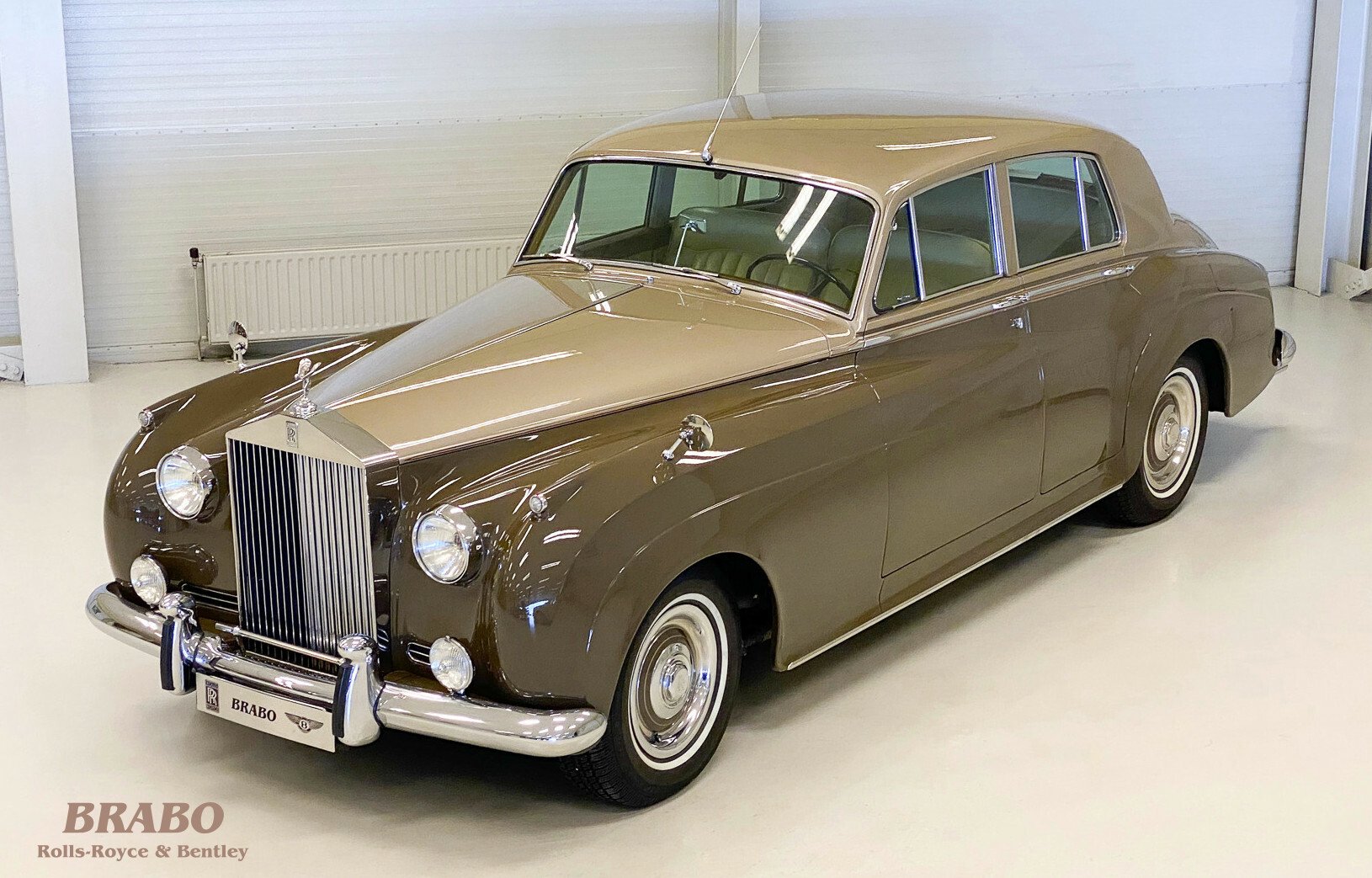 Rolls-Royce Silver Cloud II LHD Sand over Sable