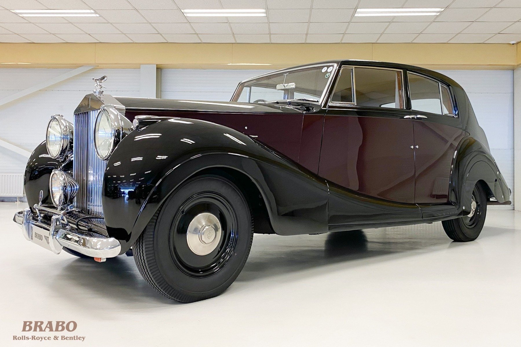Rolls-Royce Silver Wraith James Young 4 door Saloon with division