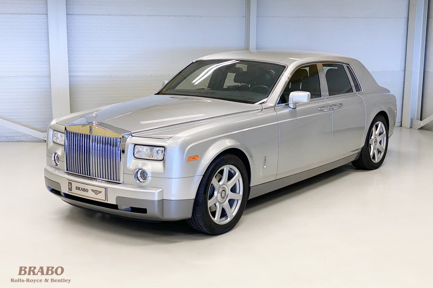Rolls-Royce Phantom 2003 Contrast Silver