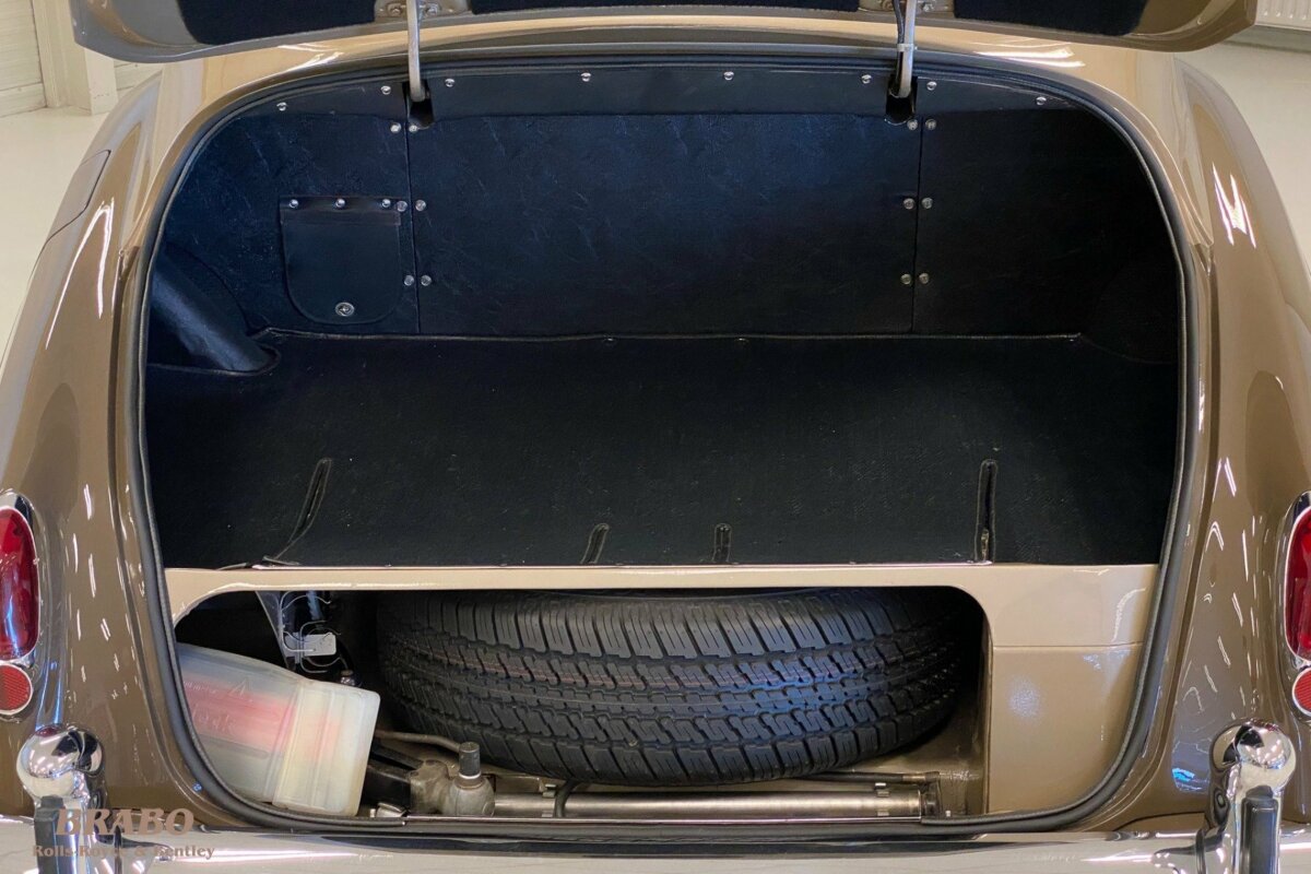 Rolls-Royce Silver Cloud II LHD Sand over Sable