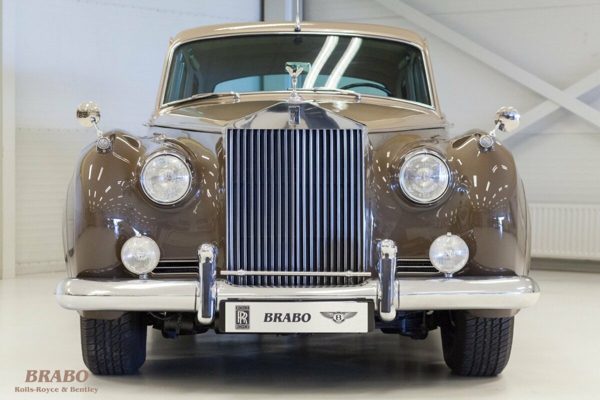 Rolls-Royce Silver Cloud II LHD Sand over Sable