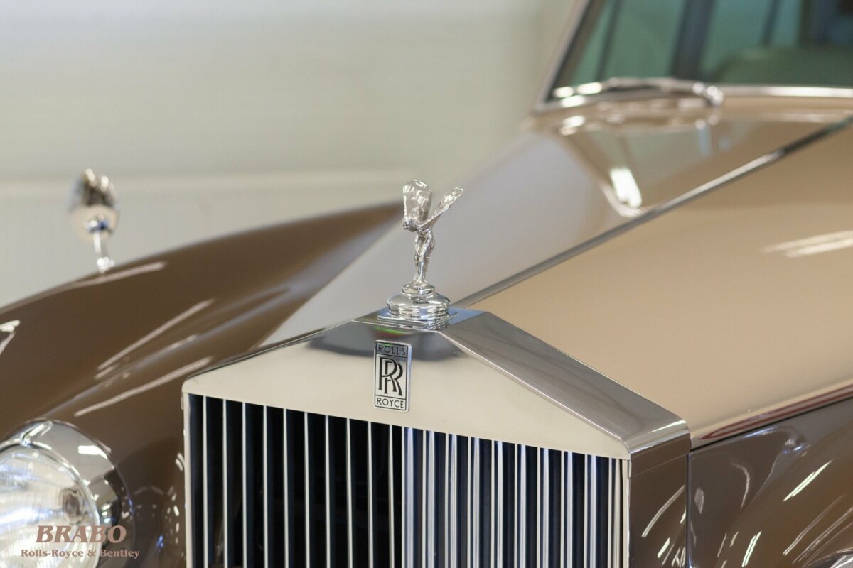 Rolls-Royce Silver Cloud II LHD Sand over Sable