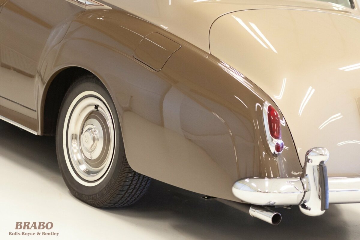 Rolls-Royce Silver Cloud II LHD Sand over Sable
