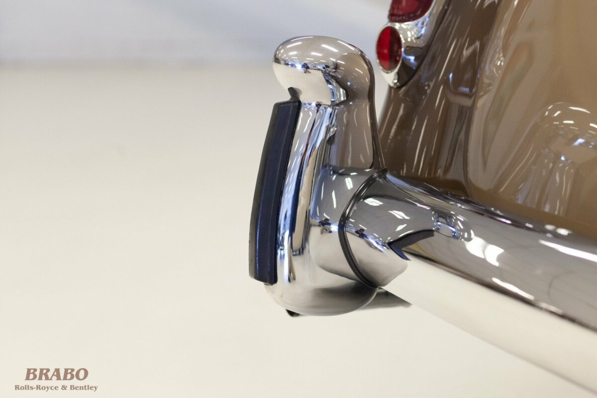 Rolls-Royce Silver Cloud II LHD Sand over Sable