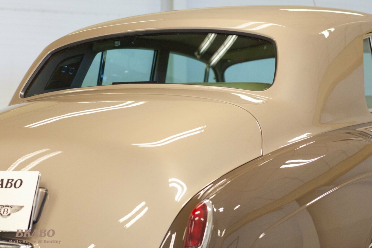 Rolls-Royce Silver Cloud II LHD Sand over Sable