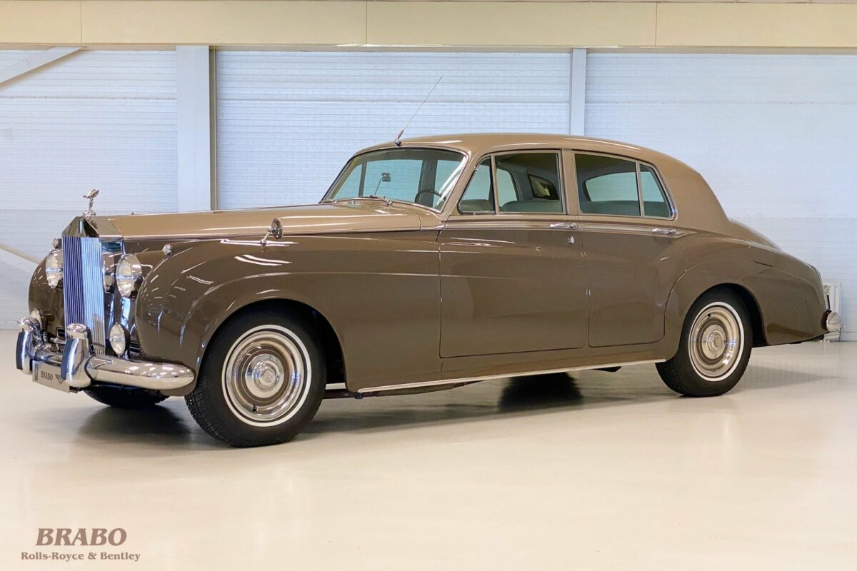 Rolls-Royce Silver Cloud II LHD Sand over Sable