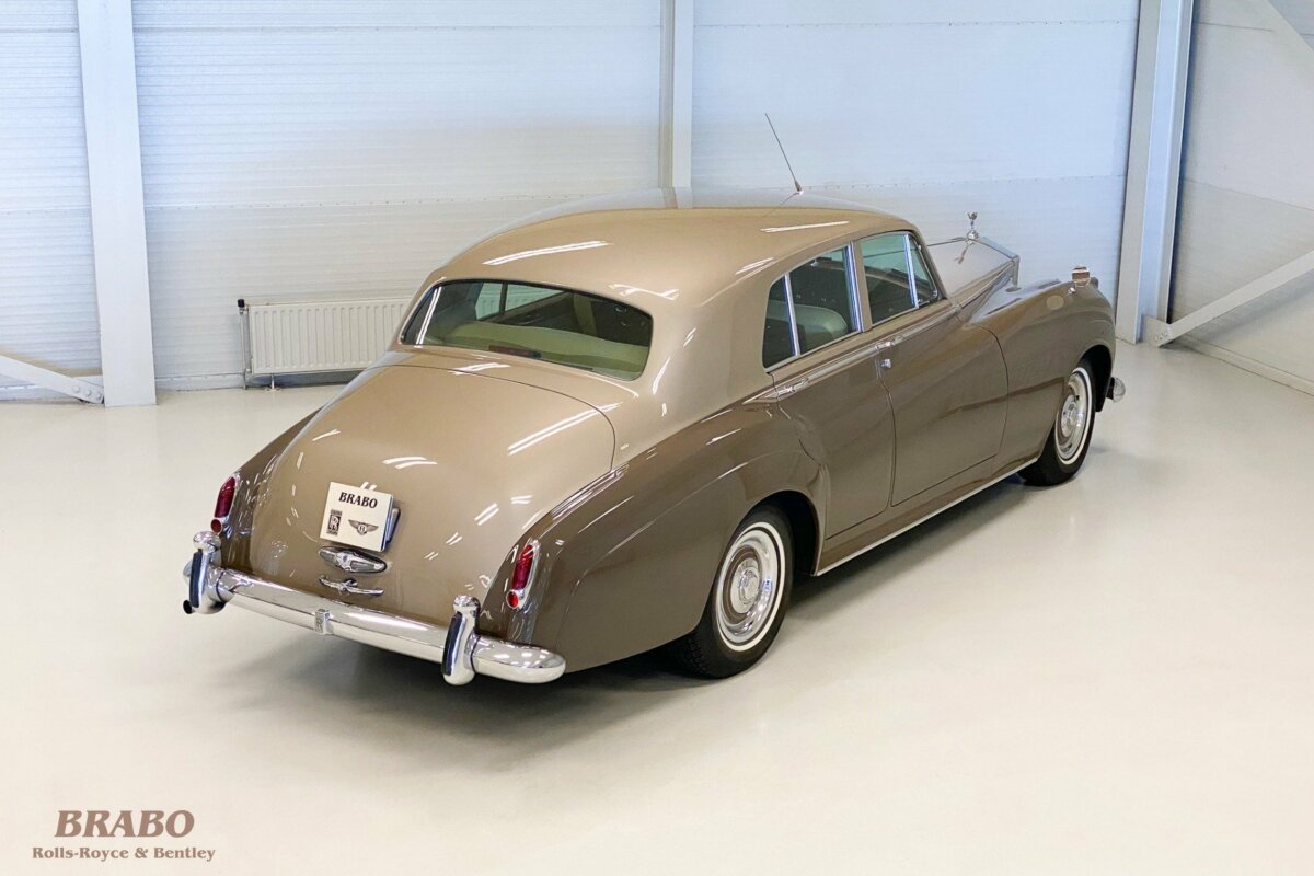 Rolls-Royce Silver Cloud II LHD Sand over Sable