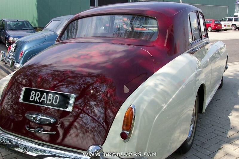 Bentley S2