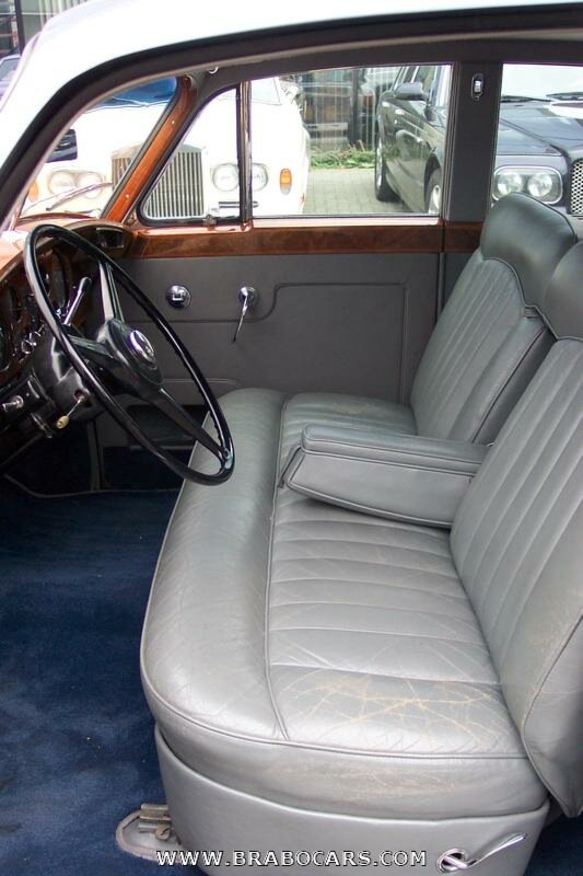 Bentley S2