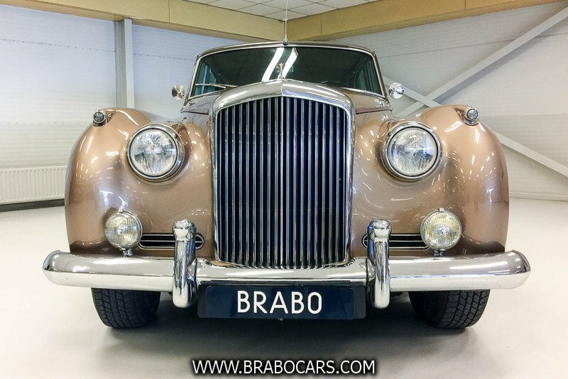 Bentley S2