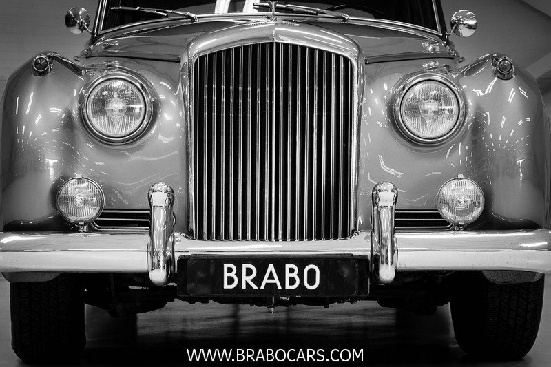 Bentley S2