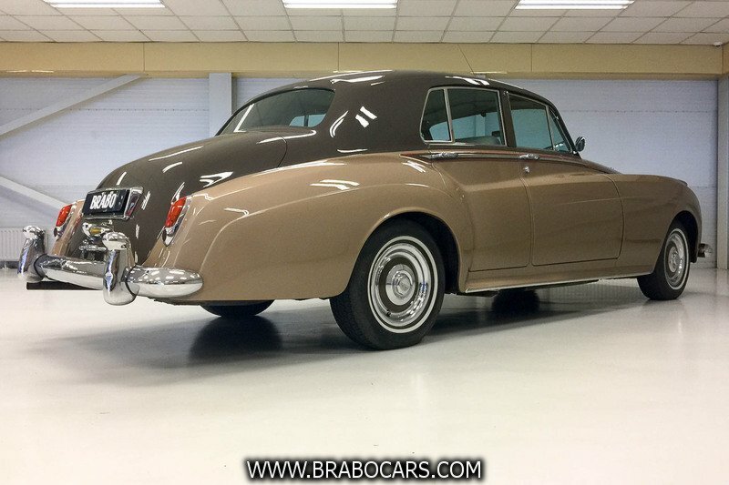 Bentley S2