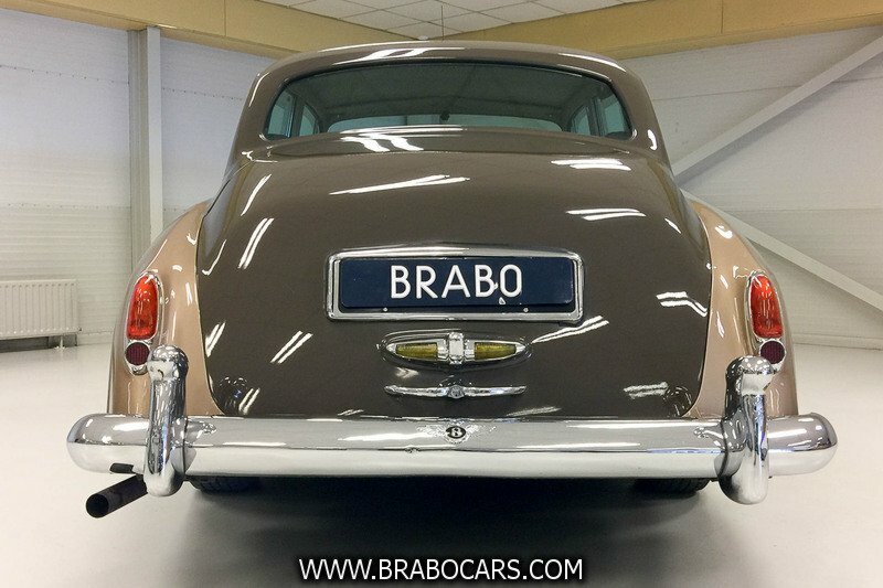 Bentley S2