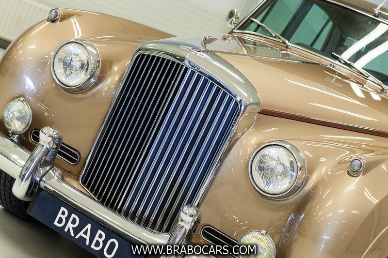 Bentley S2