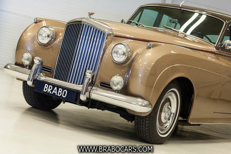 Bentley S2