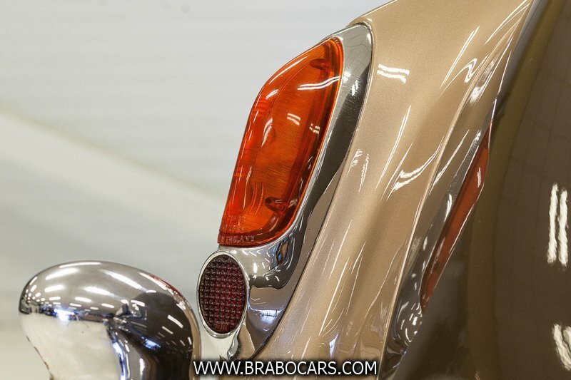 Bentley S2