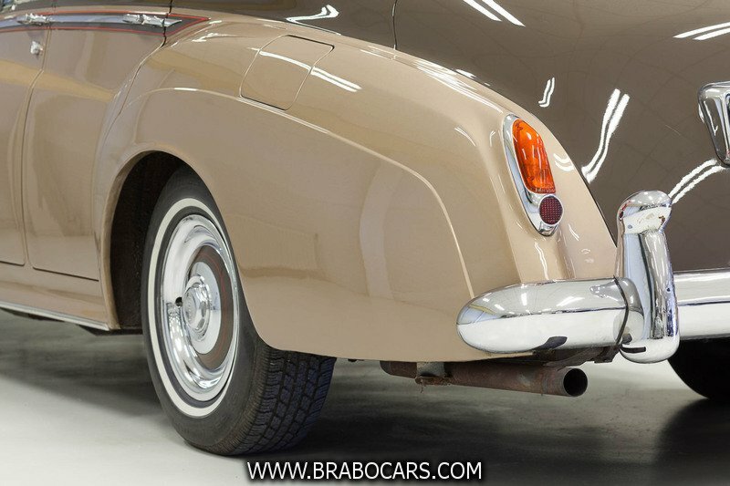 Bentley S2