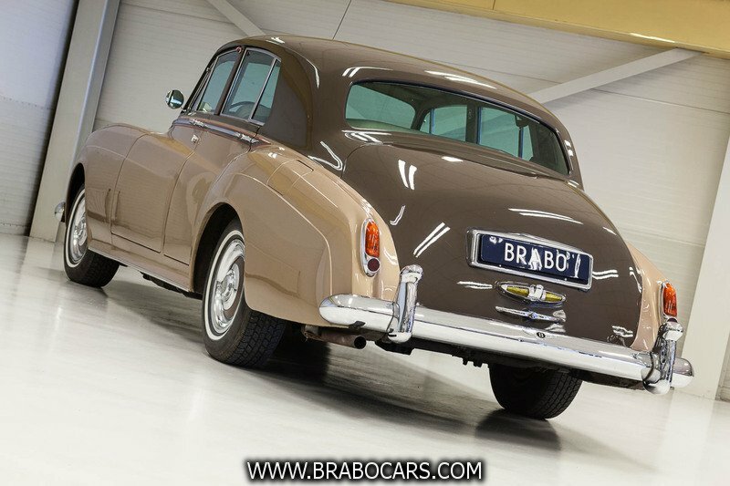 Bentley S2