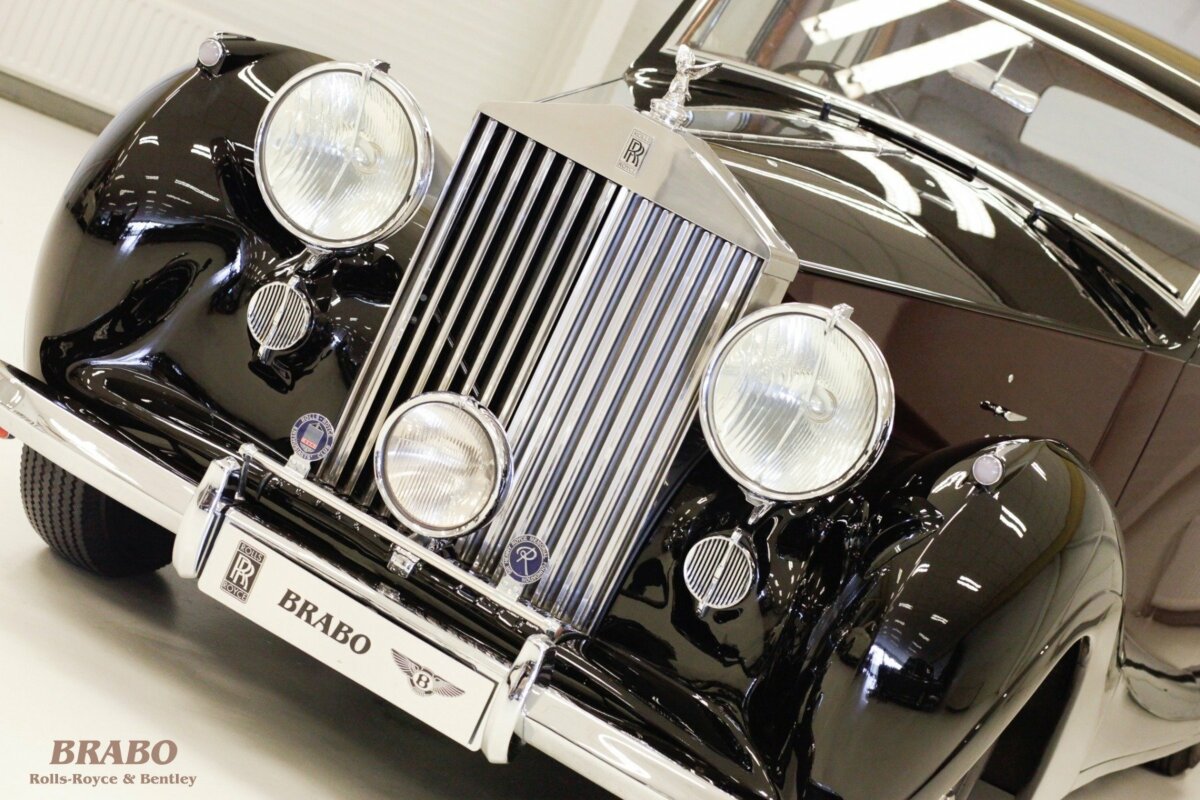 Rolls-Royce Silver Wraith James Young 4 door Saloon with division
