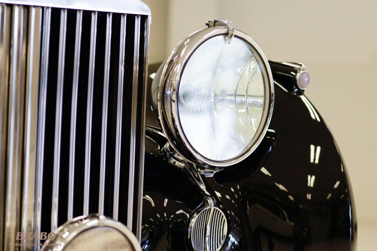 Rolls-Royce Silver Wraith James Young 4 door Saloon with division