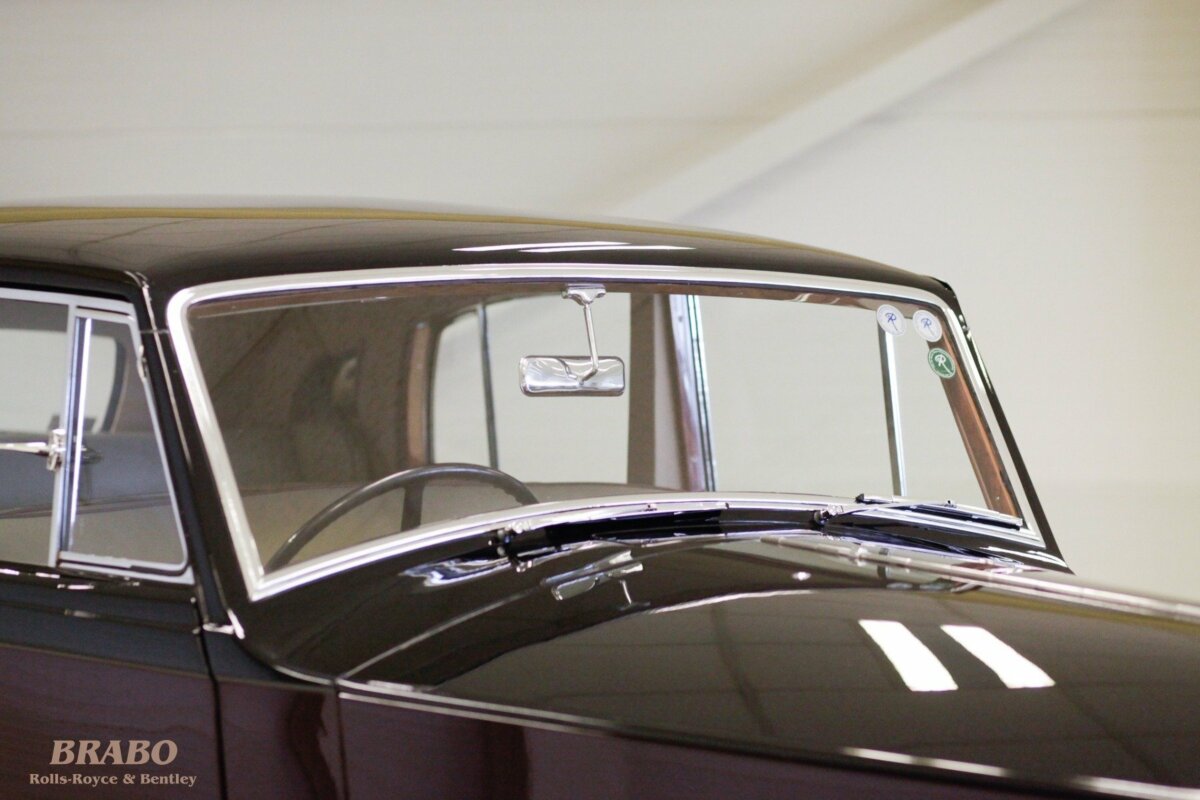 Rolls-Royce Silver Wraith James Young 4 door Saloon with division