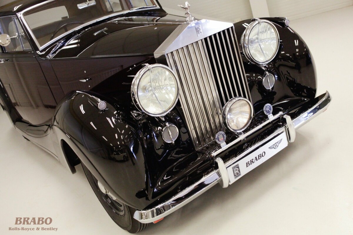 Rolls-Royce Silver Wraith James Young 4 door Saloon with division