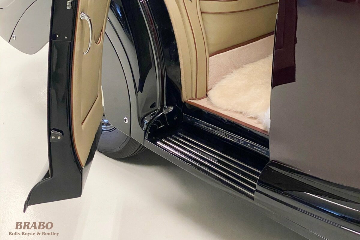 Rolls-Royce Silver Wraith James Young 4 door Saloon with division