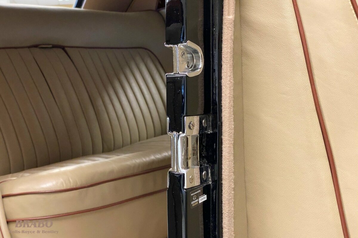 Rolls-Royce Silver Wraith James Young 4 door Saloon with division