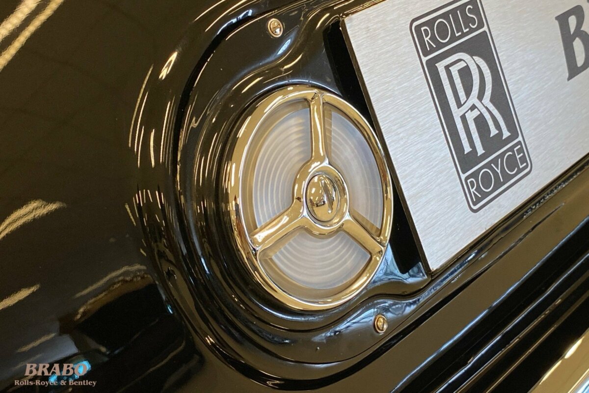 Rolls-Royce Silver Wraith James Young 4 door Saloon with division