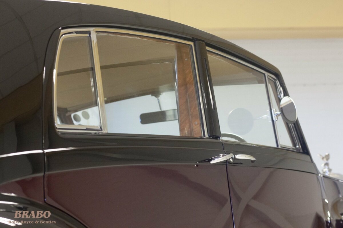 Rolls-Royce Silver Wraith James Young 4 door Saloon with division