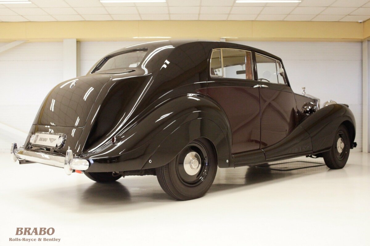 Rolls-Royce Silver Wraith James Young 4 door Saloon with division