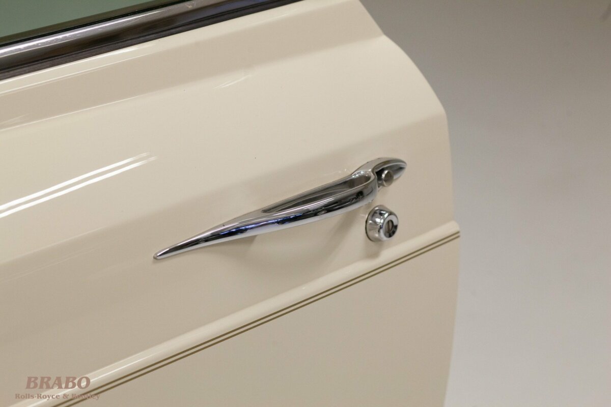 Bentley Continental MPW Drophead Coupé 1988 Magnolia