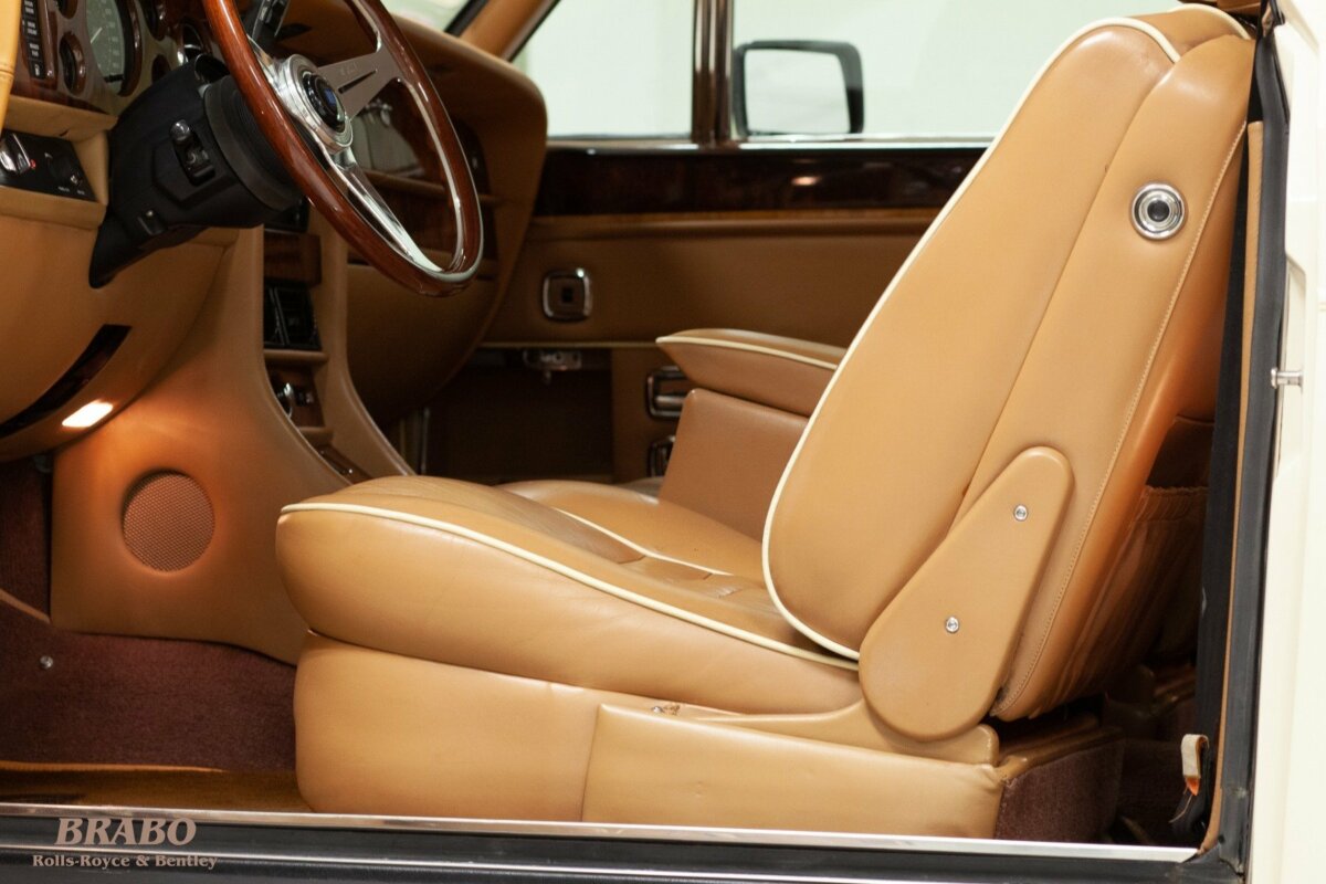 Bentley Continental MPW Drophead Coupé 1988 Magnolia