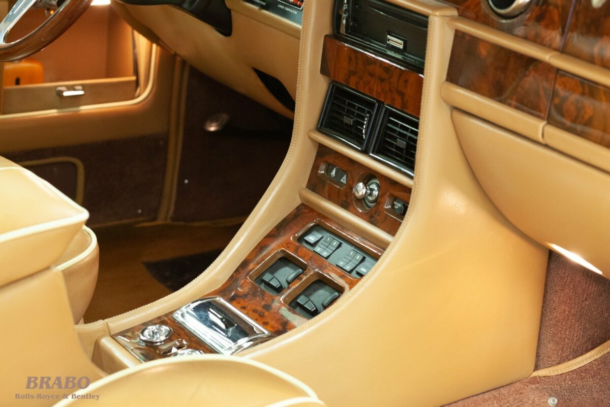 Bentley Continental MPW Drophead Coupé 1988 Magnolia