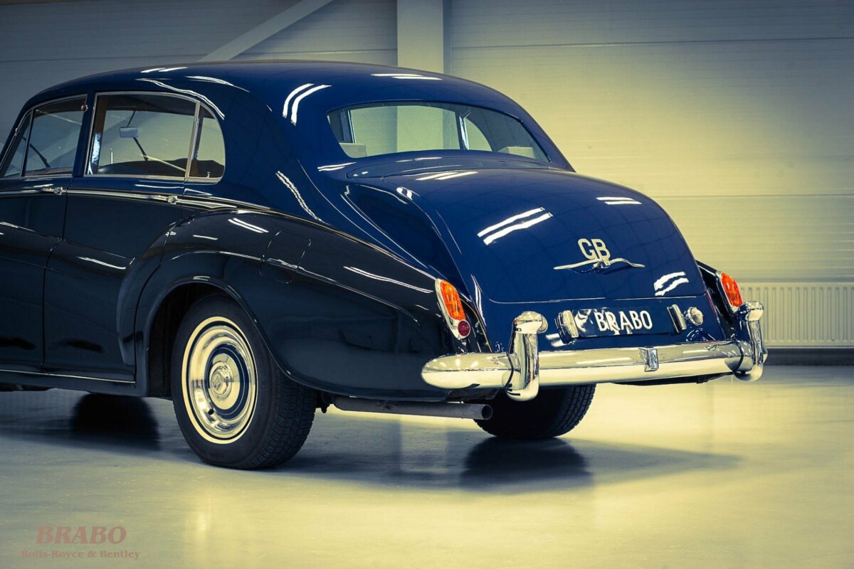 Rolls-Royce Silver Cloud II James Young RHD