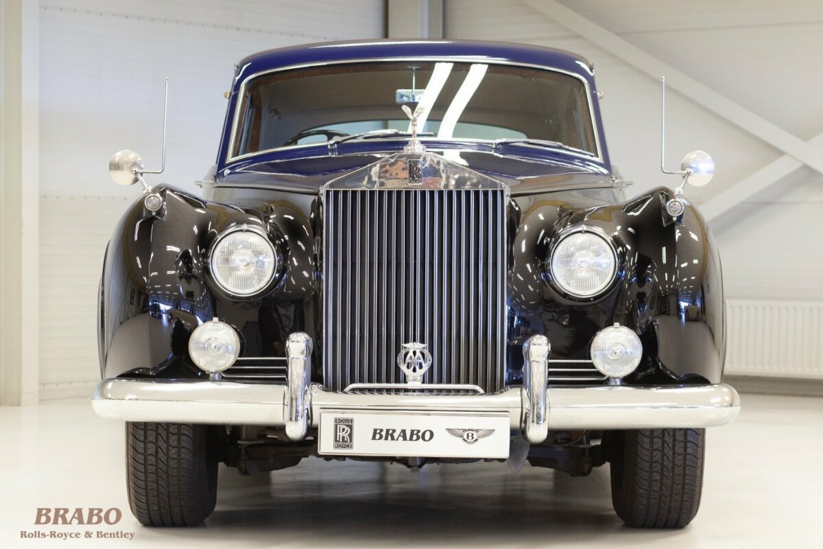 Rolls-Royce Silver Cloud II James Young RHD