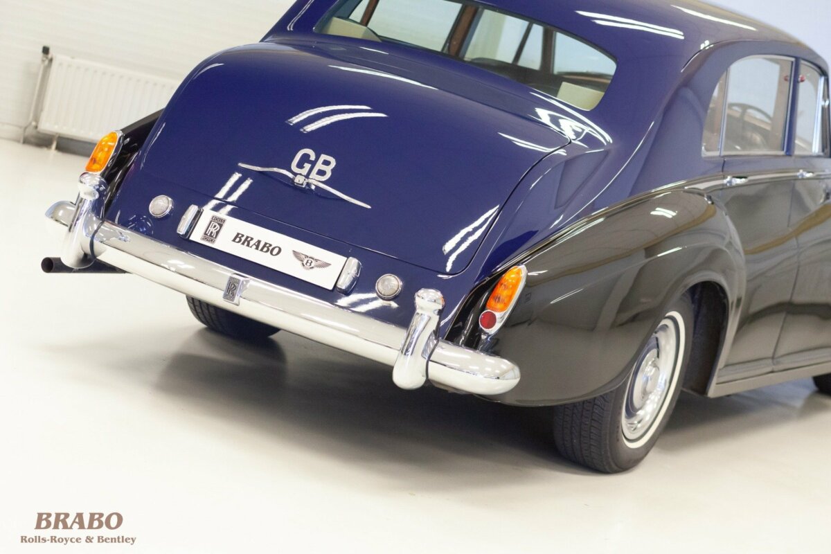 Rolls-Royce Silver Cloud II James Young RHD