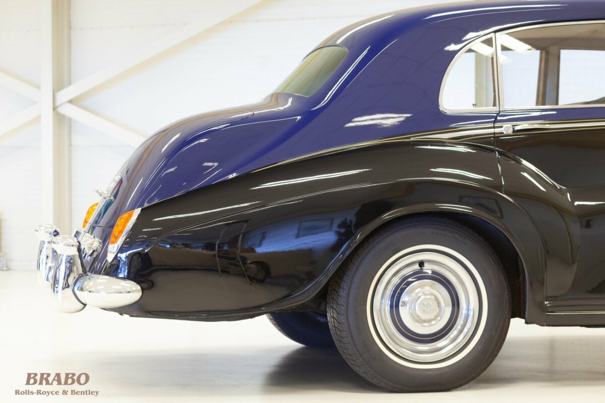 Rolls-Royce Silver Cloud II James Young RHD