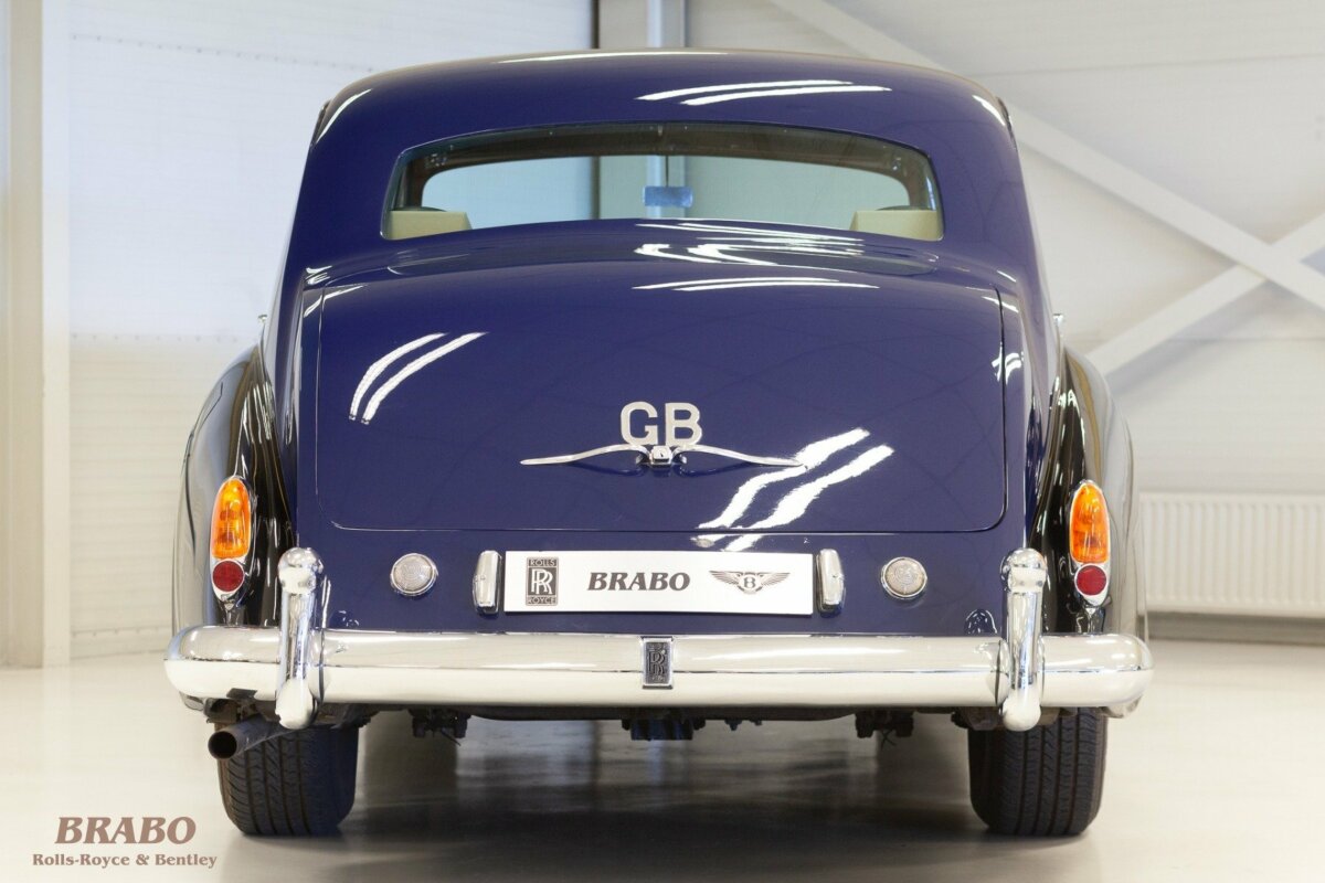 Rolls-Royce Silver Cloud II James Young RHD