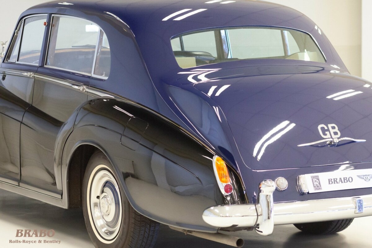 Rolls-Royce Silver Cloud II James Young RHD