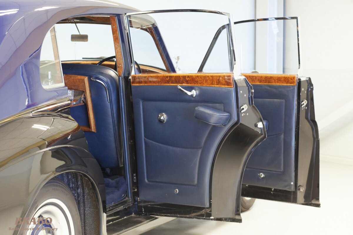 Rolls-Royce Silver Cloud II James Young RHD