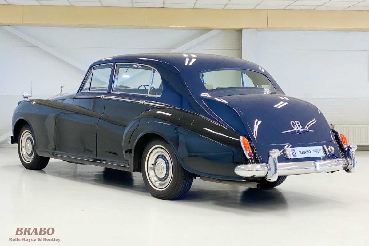 Rolls-Royce Silver Cloud II James Young RHD