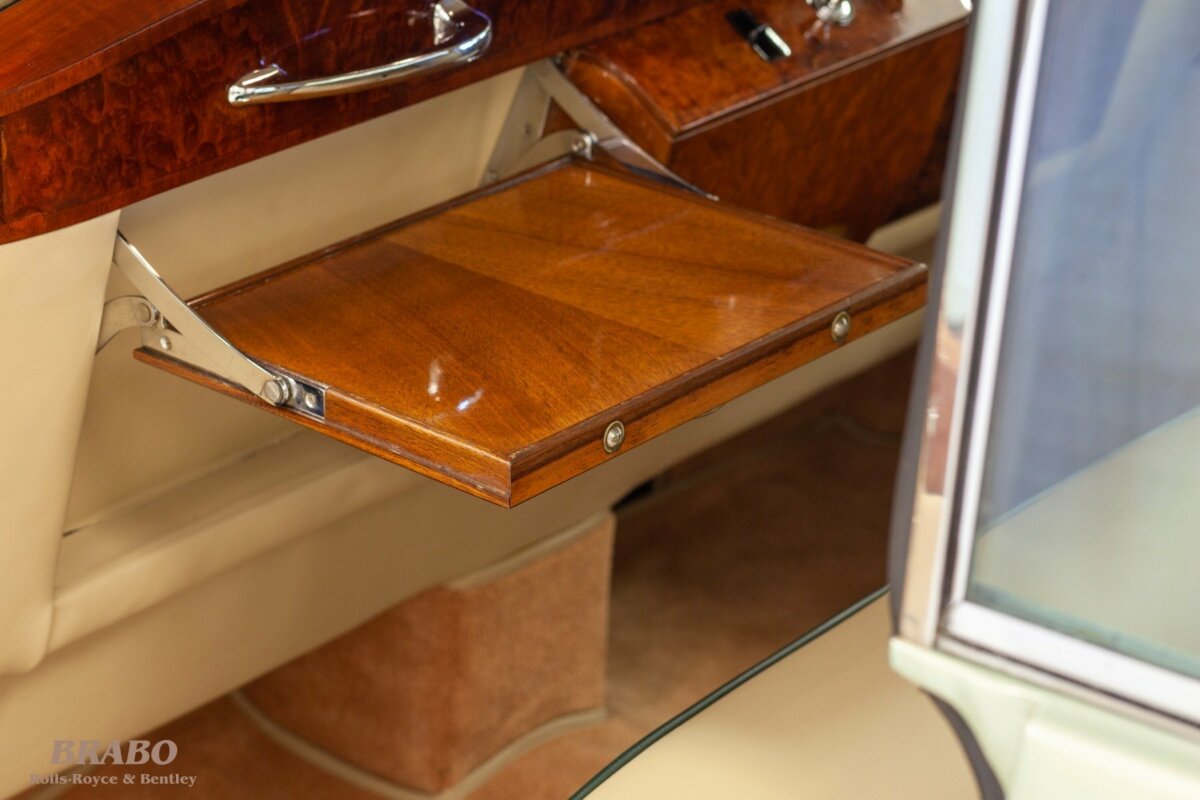 Rolls-Royce Silver Cloud II LWB with glass partition