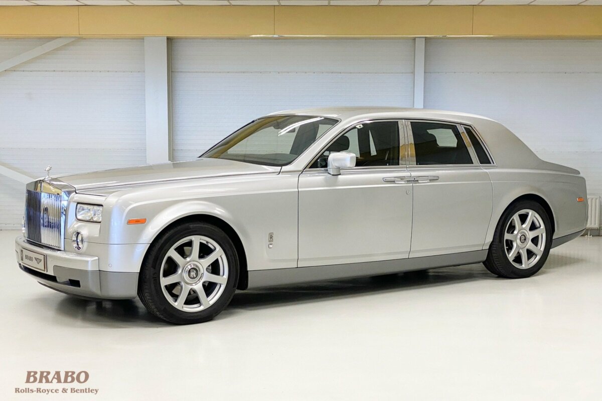 Rolls-Royce Phantom 2003 Contrast Silver