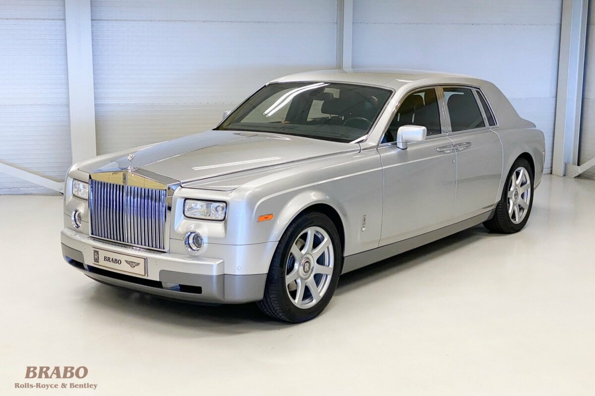 Rolls-Royce Phantom 2003 Contrast Silver