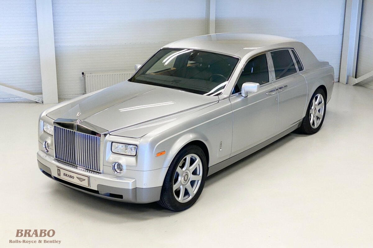 Rolls-Royce Phantom 2003 Contrast Silver