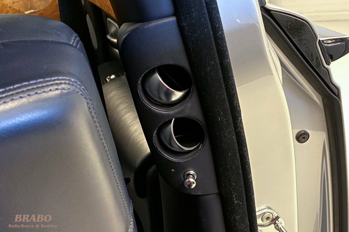 Rolls-Royce Phantom 2003 Contrast Silver