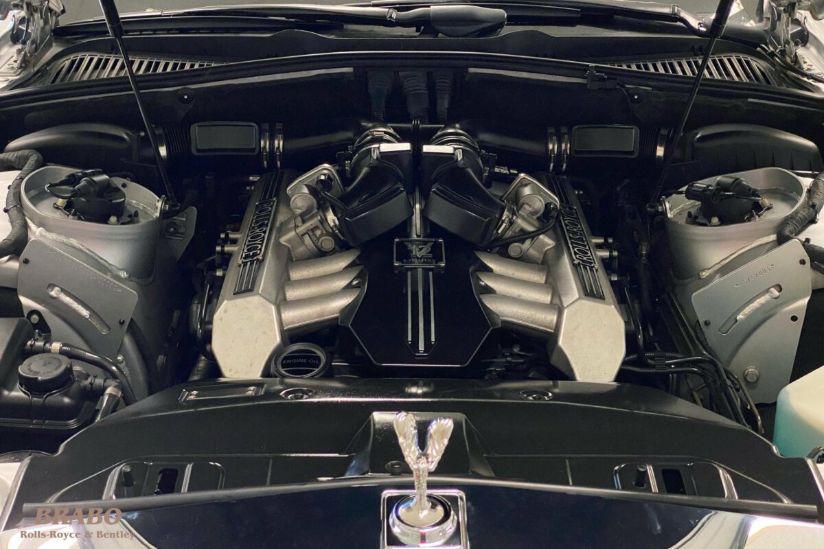 Rolls-Royce Phantom 2003 Contrast Silver