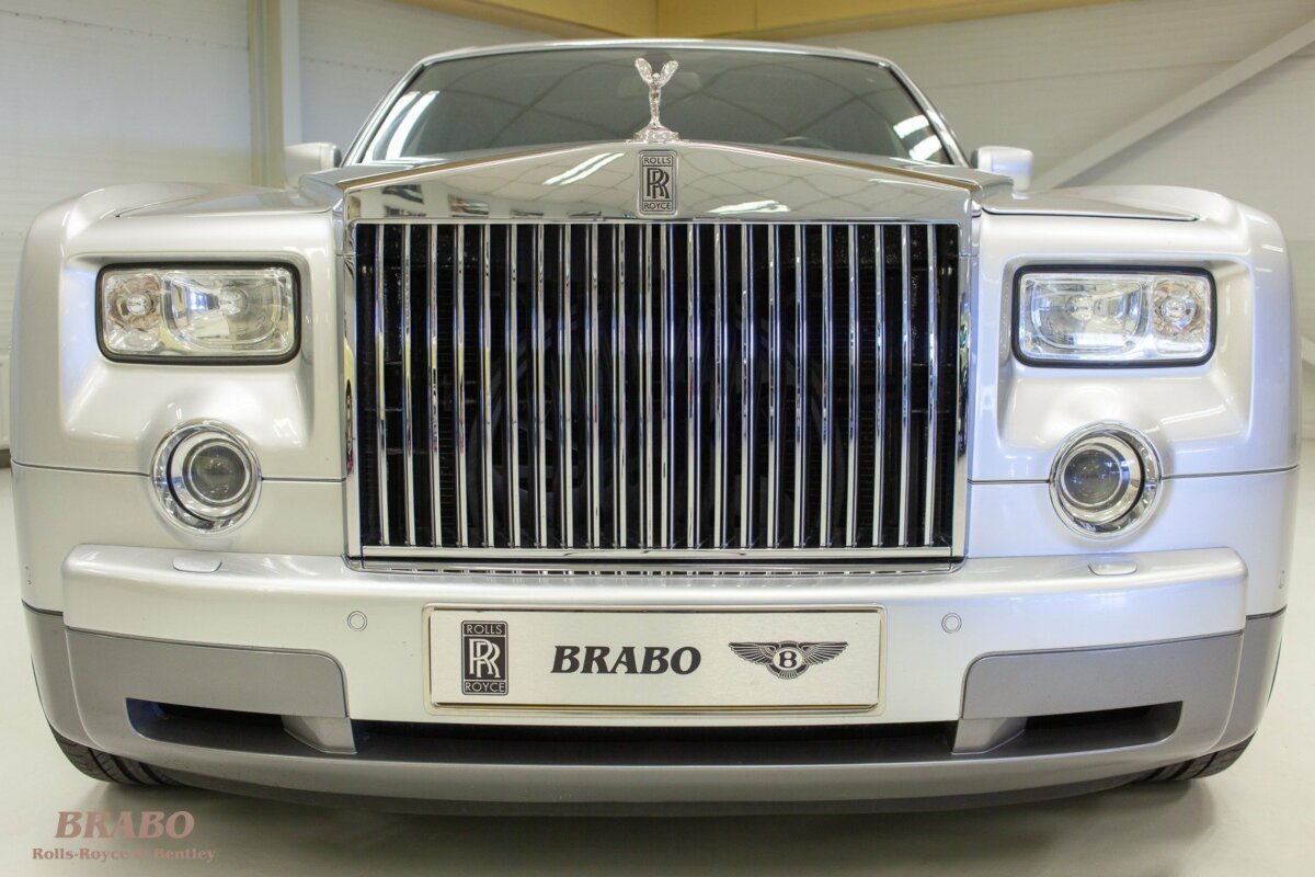 Rolls-Royce Phantom 2003 Contrast Silver