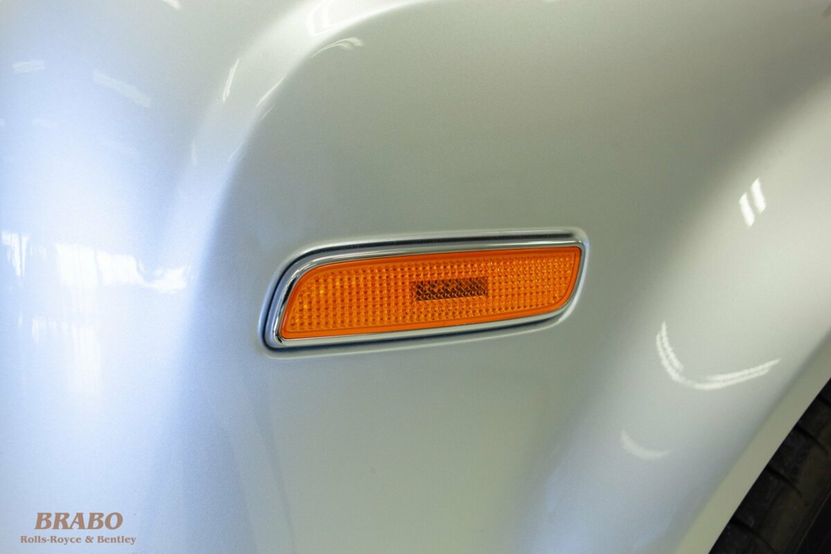 Rolls-Royce Phantom 2003 Contrast Silver
